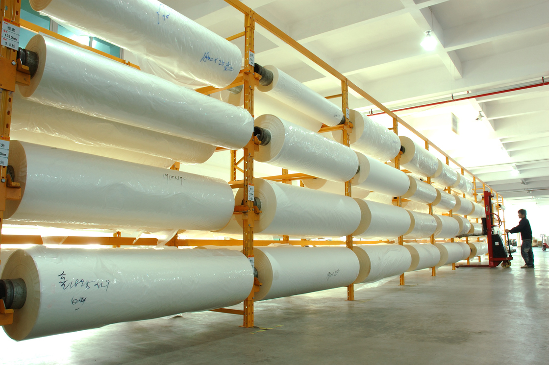 1インチまたは3インチの紙管コアを備えた熱ラミネートフィルム 透明色、デジタルラミネート用に最適化された熱ラミネート