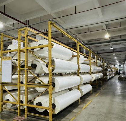 透明なBOPP熱ラミネーションフィルムと韓国からのEVA粘着剤と透明な保護コーティングのための2200mm幅