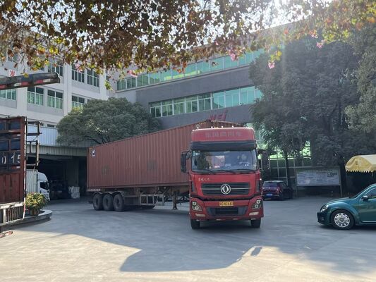 熱活性粘着剤と柔らかい硬さを持つPET熱ラミネーションフィルム